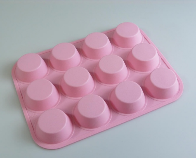 12 Standard Muffin / Cupcake PALE PINK Silicone Baking Mould Heavy Duty