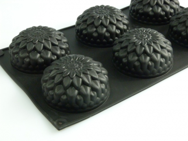 6 cell Chrysanthemum Silicone Mould - Ideal For Baking Cakes, Making Soaps