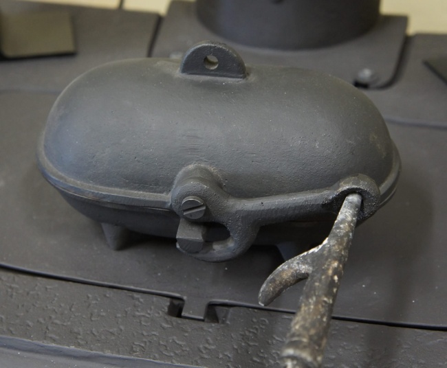 Std Size Cast Iron Baked Potato Cooker (Holds 2 Potatoes)