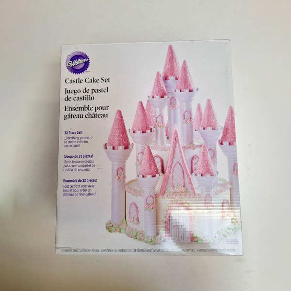 Wilton Castle Cake 32pc Set - Create a Fairytale cake!