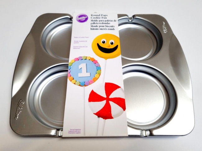 Wilton cell Round Cookie Pops Pan Perfect for Birthdays and  Celebrations!