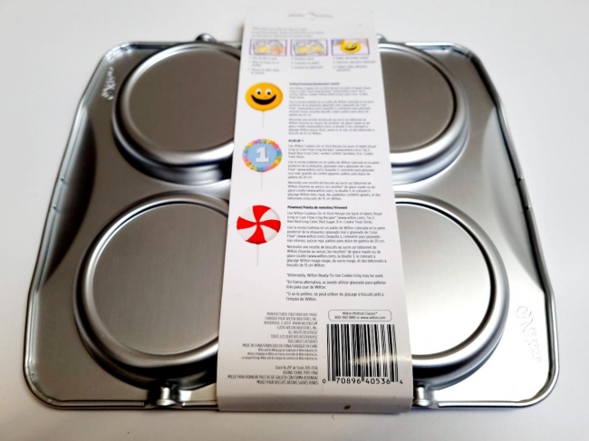 Wilton cell Round Cookie Pops Pan Perfect for Birthdays and