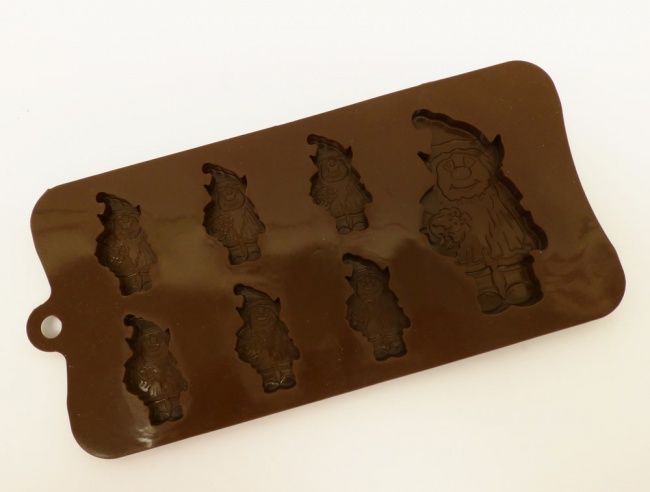 6 + 1 Garden Gnome / Leprechaun Chocolate / Candy Silicone Baking Mould