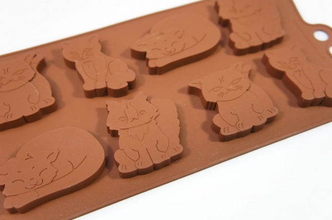 8 cell Grumpy / Moody Cats Silicone Chocolate Bakeware Mould