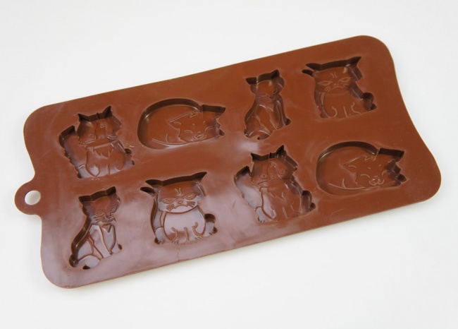 8 cell Grumpy / Moody Cats Silicone Chocolate Bakeware Mould