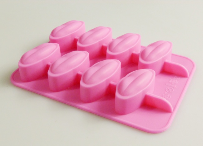 8 cell Lips / Kiss Me Quick Chocolate / Candy / Ice Mould