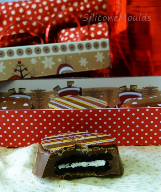 8 cell Chocolate covered Cookie Silicone Bakeware / Cake Mould (great used with oreos)