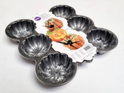 Wilton 8 cell Pumpkin Cake Pan - makes FOUR small 3D Pumpkins!