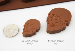 8 cell Large Skull Novelty Retro Silicone Chocolate / Candy Mould