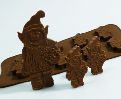 6 + 1 Garden Gnome / Leprechaun Chocolate / Candy Silicone Baking Mould