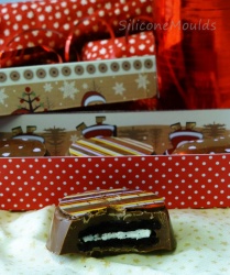 8 cell Chocolate covered Cookie Silicone Bakeware / Cake Mould (great used with oreos)
